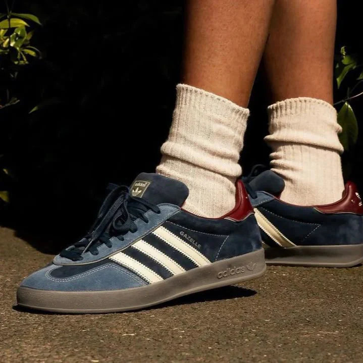 Marona Indoor Heritage – Navy Suede Burgundy Heel Trainer