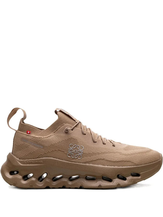 AeroLume CloudKnit Tech Runner – Dark Sand Lightweight Knit Sneaker